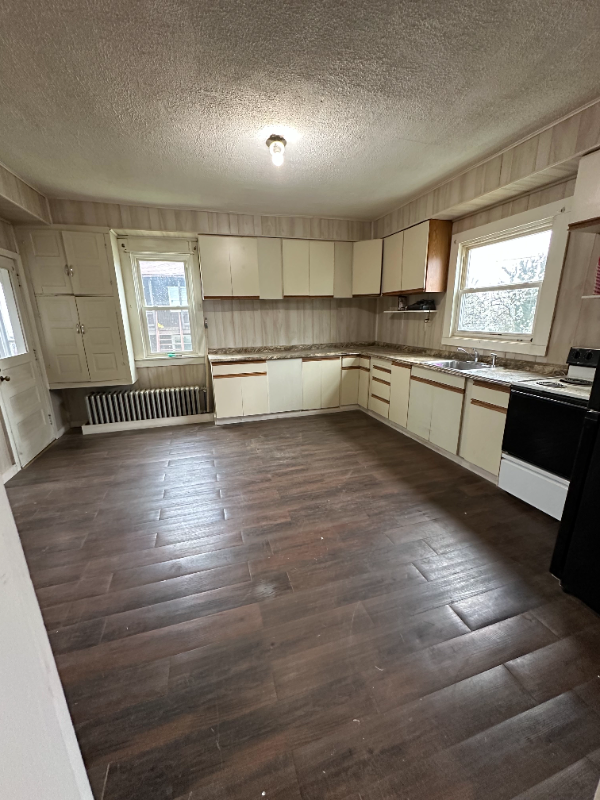 520 W Smithfield St - Photo 4 of 4