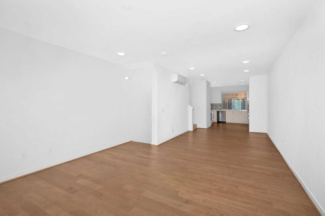 1478 159th Pl Ne - Photo 3 of 17