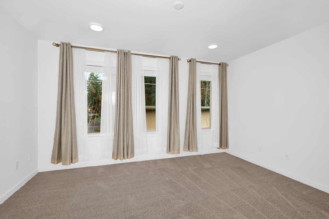 1478 159th Pl Ne - Photo 7 of 17