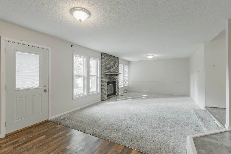 8456 Sheridan Ave N - Photo 5 of 13