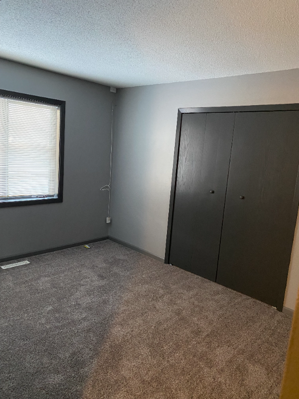 8456 Sheridan Ave N - Photo 7 of 13
