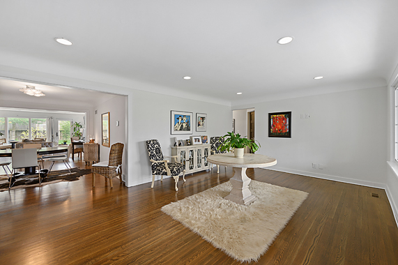 9834 Tollgate Ln - Photo 3 of 20
