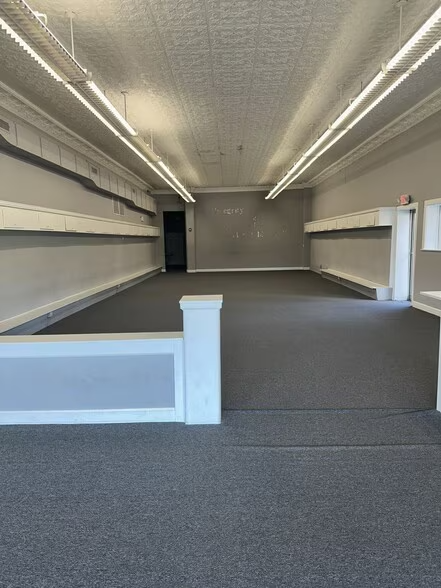 605/607 E Commerce St #607 - Photo 2 of 3