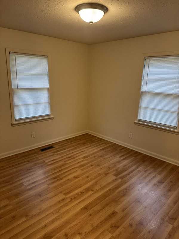2427 W Olive St - Photo 6 of 18