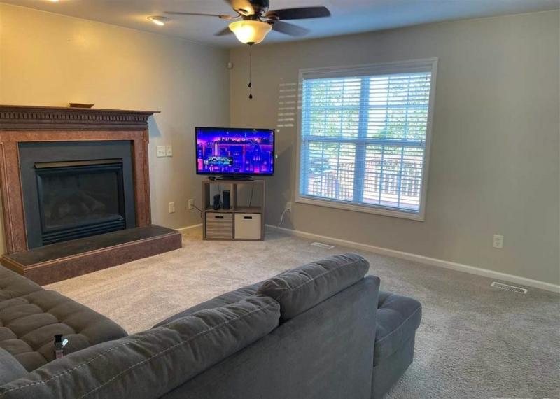 125 Cresthaven Dr - Photo 3 of 11