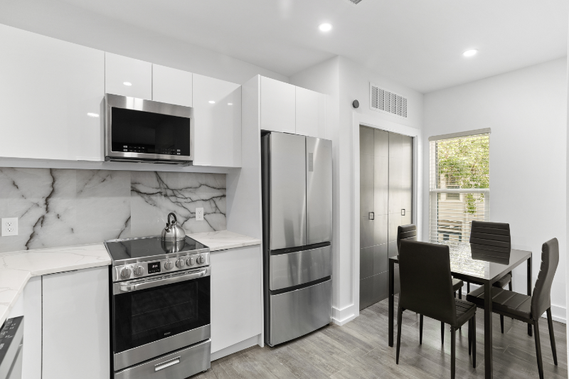 935 S Howard Ave #1