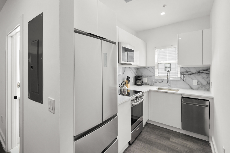 935 S Howard Ave #5