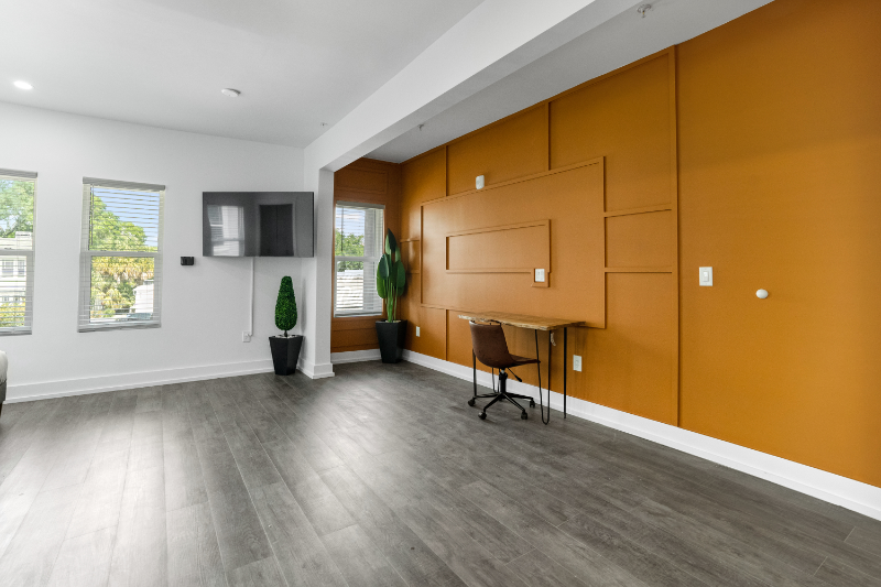 935 S Howard Ave #2