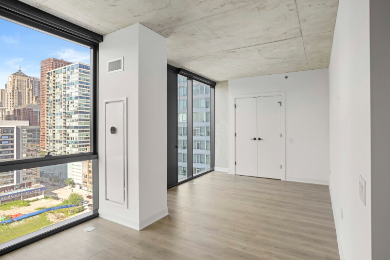 221 W Polk St - Photo 3 of 16