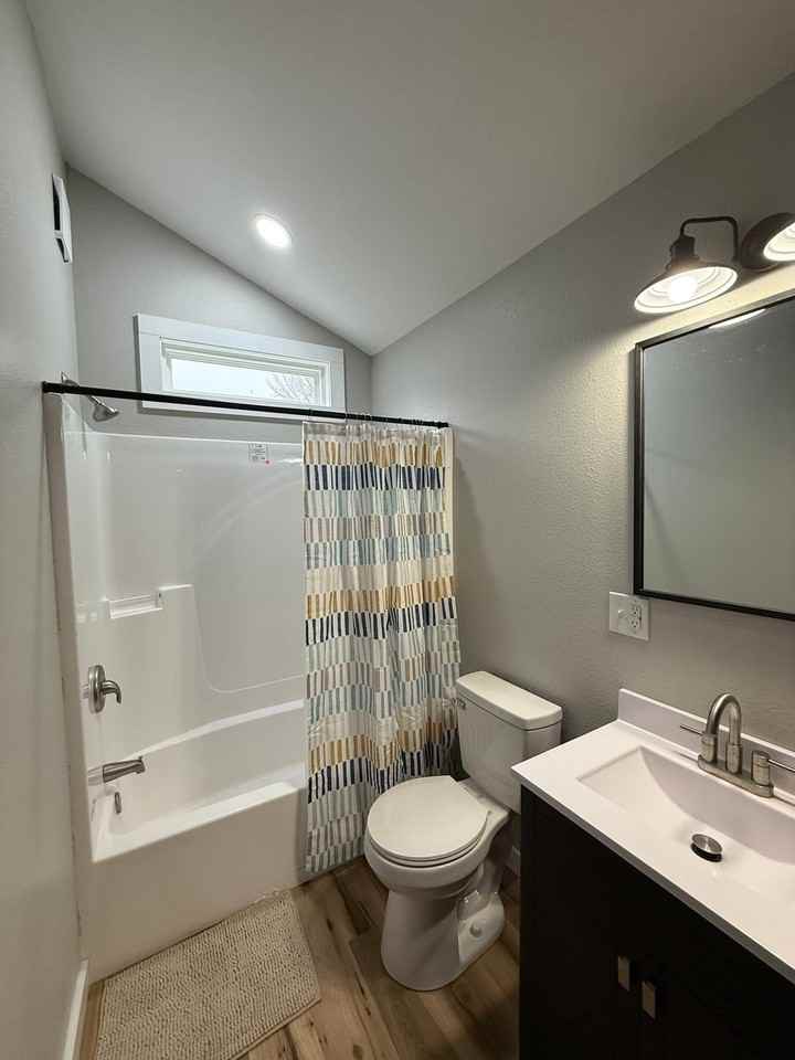 335 Gale St - Photo 2 of 8