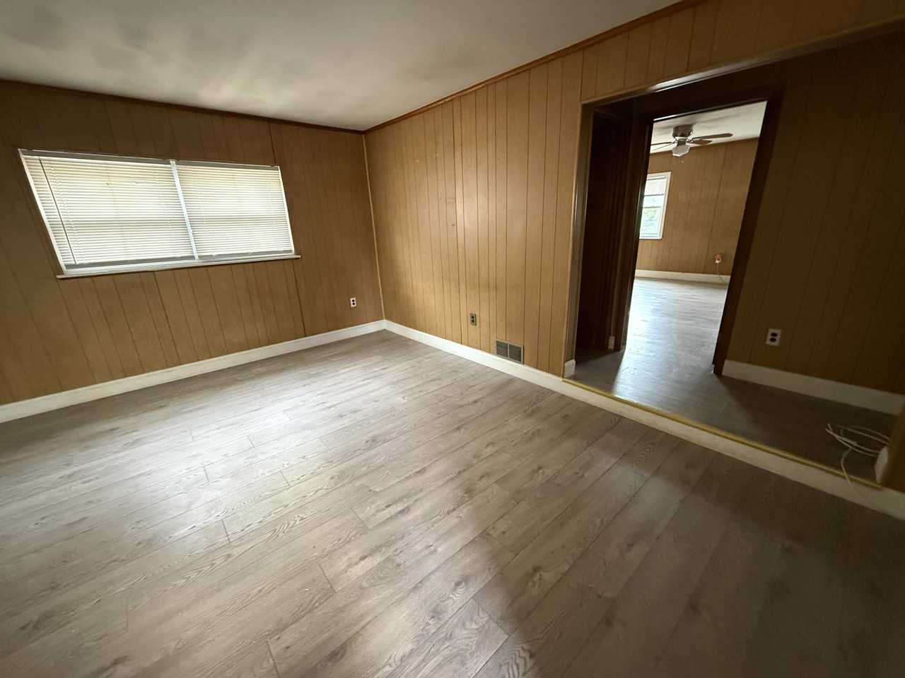 506 Broad St - Photo 2 of 4