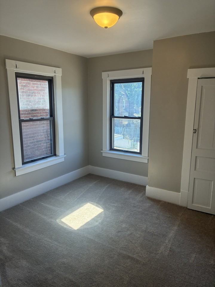 486 Mccargo St - Photo 3 of 7
