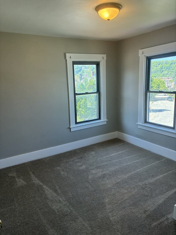 486 Mccargo St - Photo 4 of 7