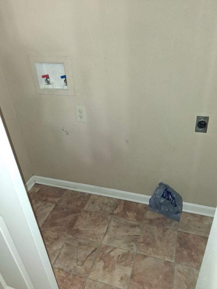 5703 Cedar St - Photo 7 of 14