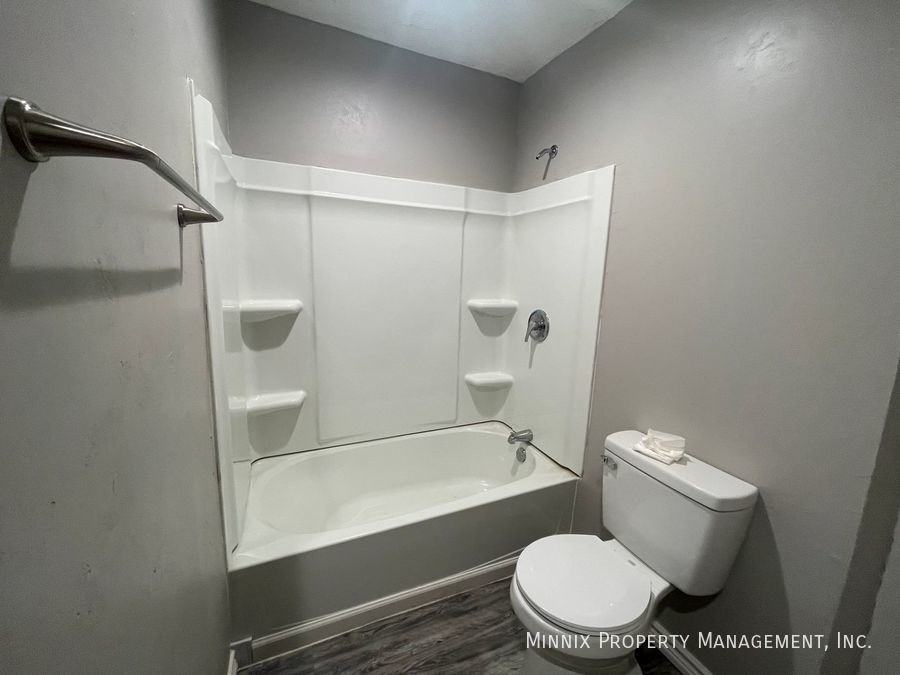 202 S Virginia St - Photo 6 of 17