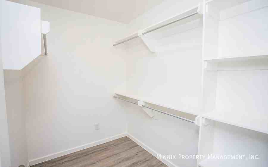 2035 Kenwood Ave - Photo 6 of 41