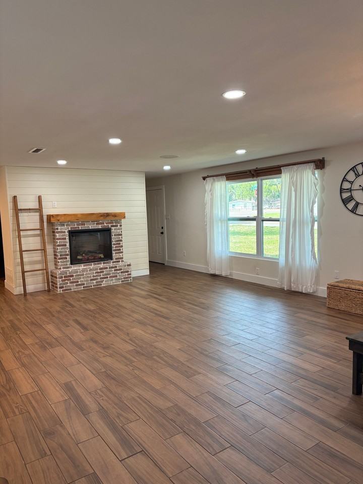 1846 Orange Tree Dr - Photo 3 of 10