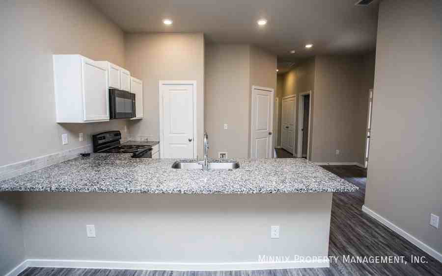 2102 Langford Ave #A - Photo 6 of 28