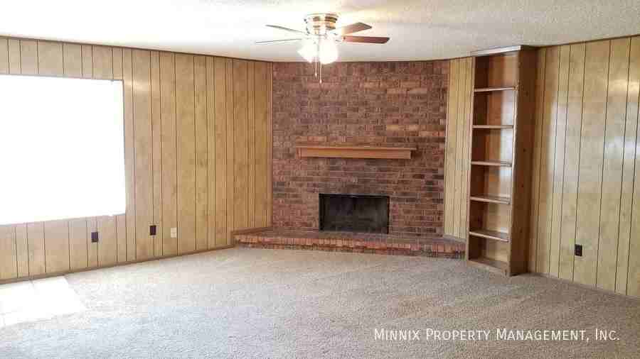 5430 34th St #A - Photo 4 of 27