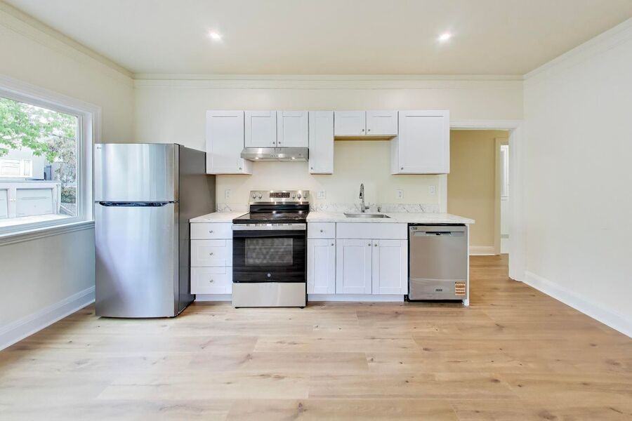 1534 Arch St #03 - Photo 2 of 24