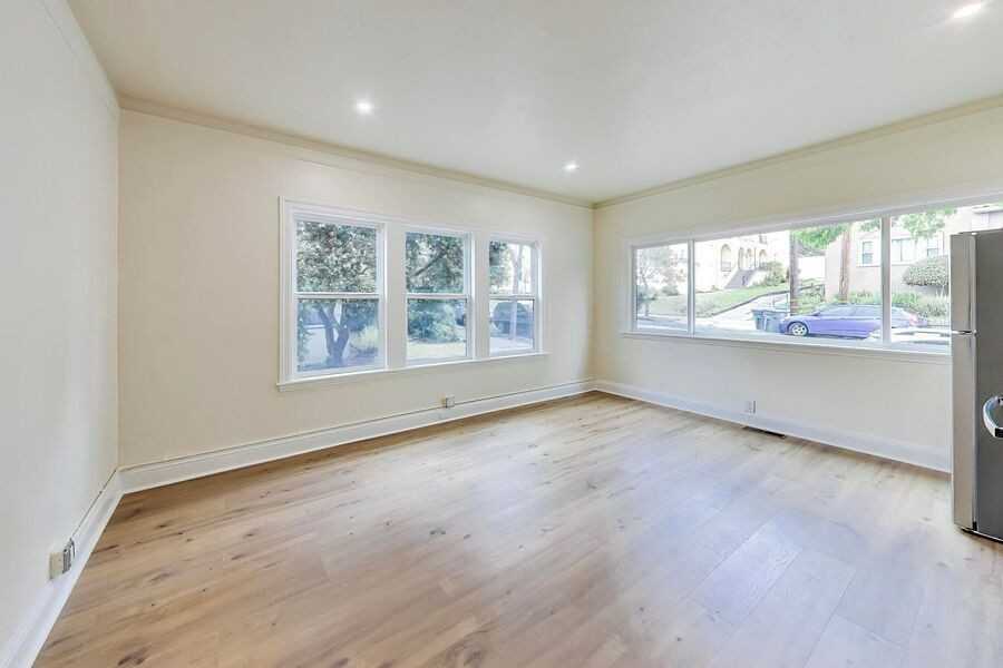 1534 Arch St #03 - Photo 3 of 24