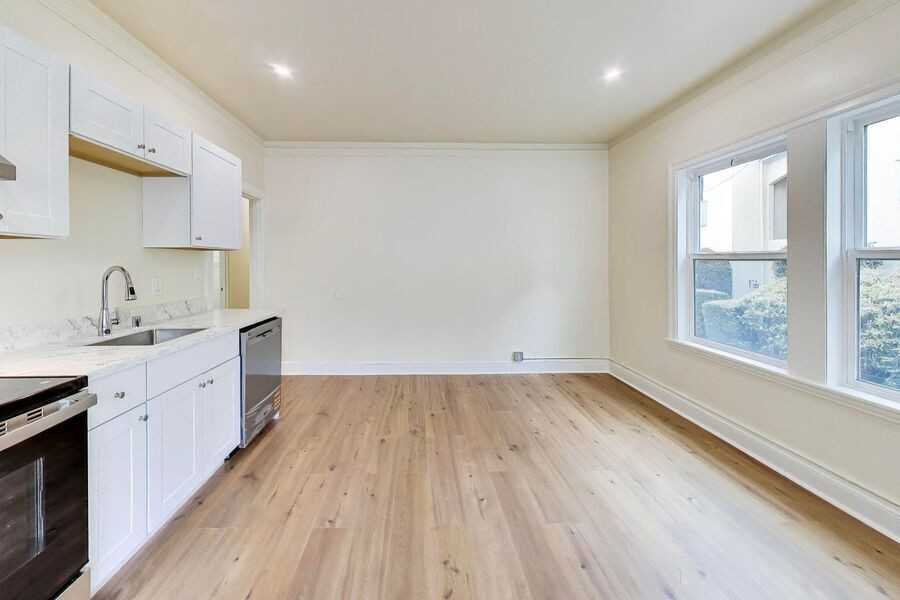 1534 Arch St #03 - Photo 4 of 24