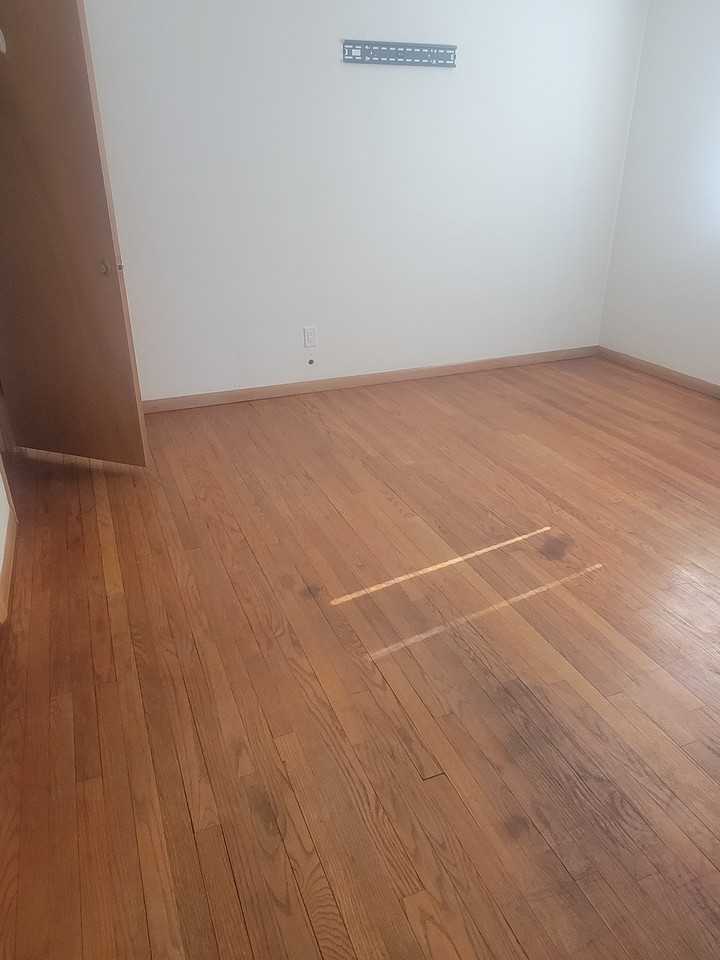 901 E Division St #1 - Photo 4 of 13