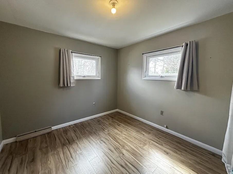 2412 Selmser Ave - Photo 4 of 9