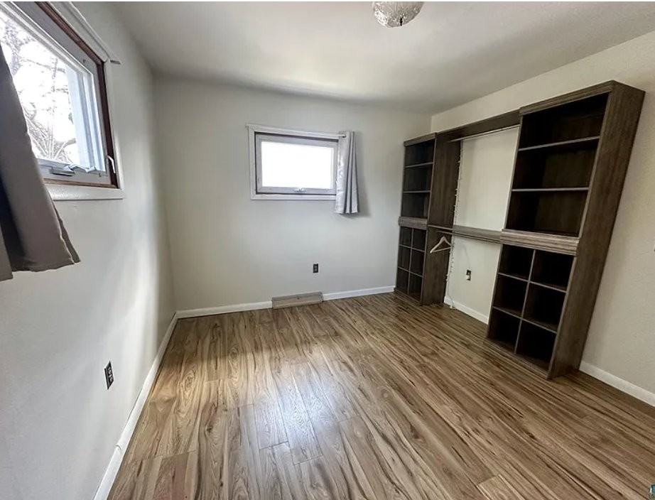 2412 Selmser Ave - Photo 5 of 9