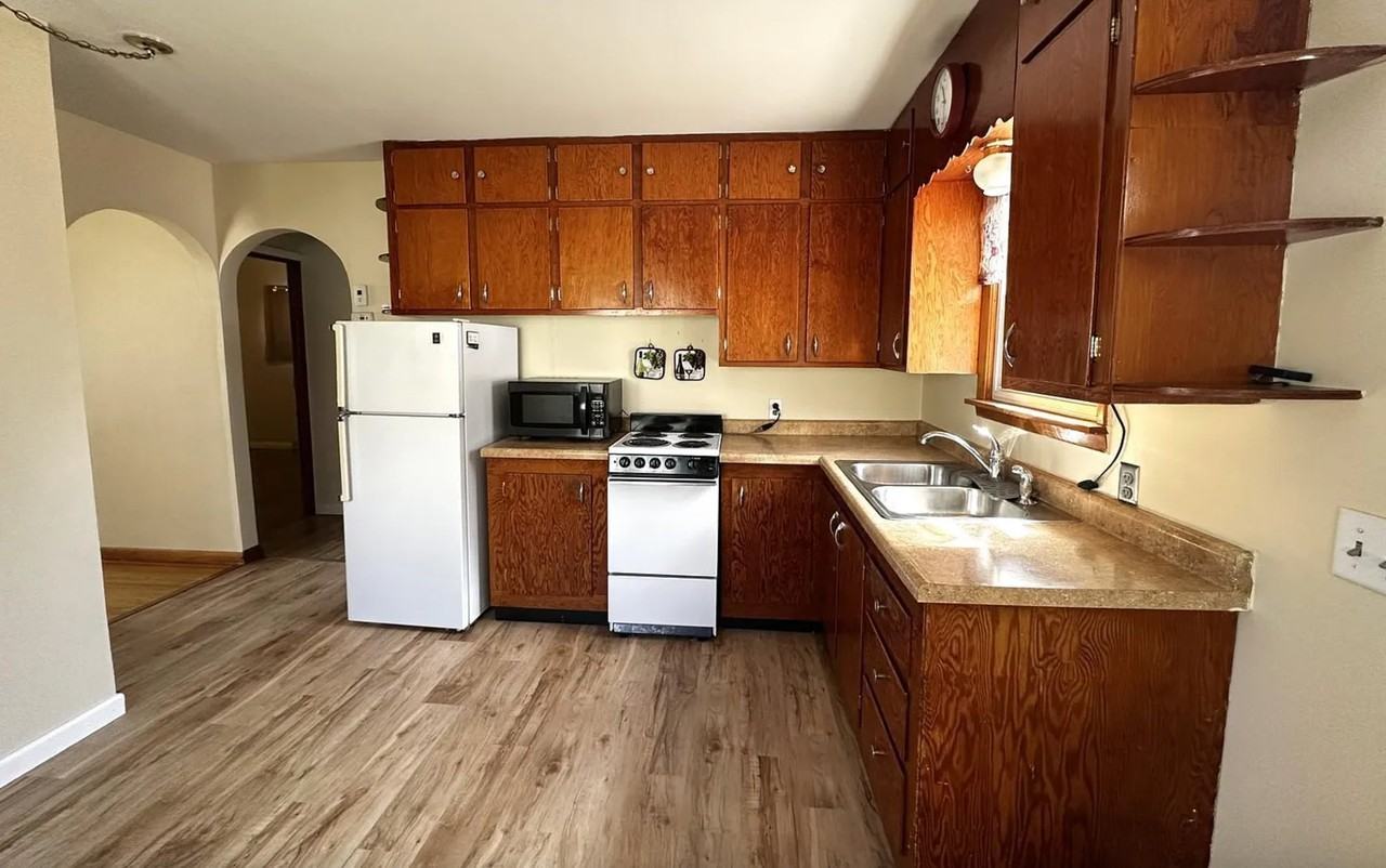 2412 Selmser Ave - Photo 7 of 9