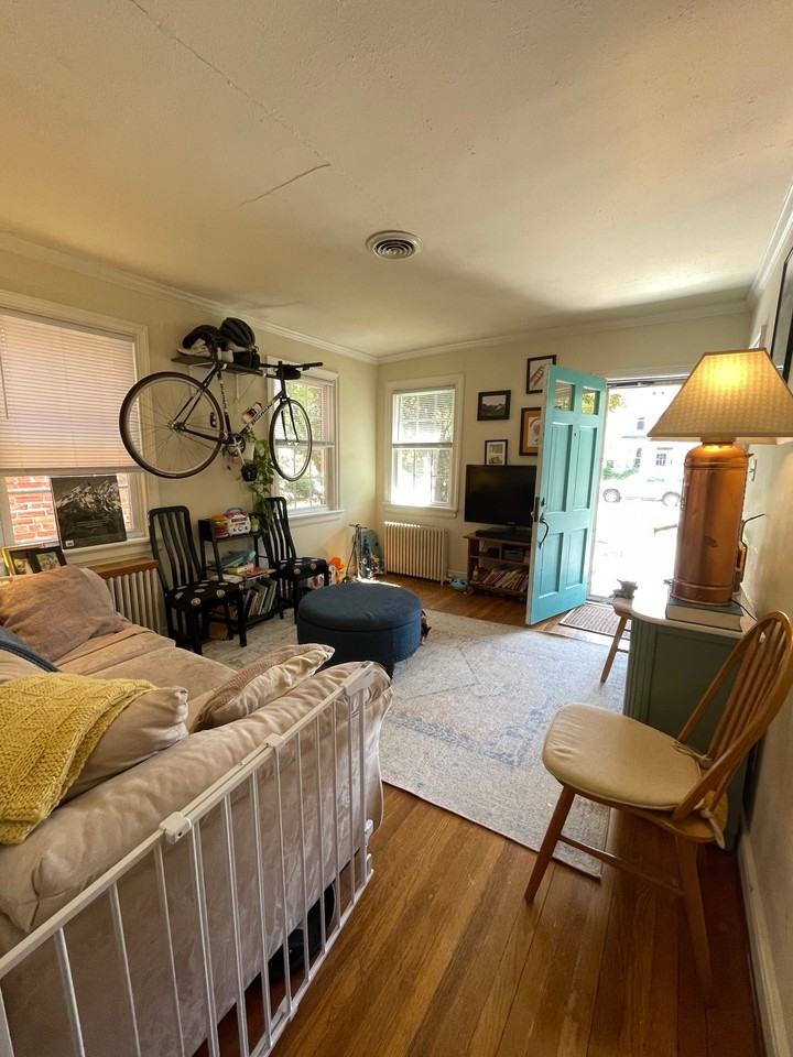 3708 Ellwood Ave - Photo 3 of 20