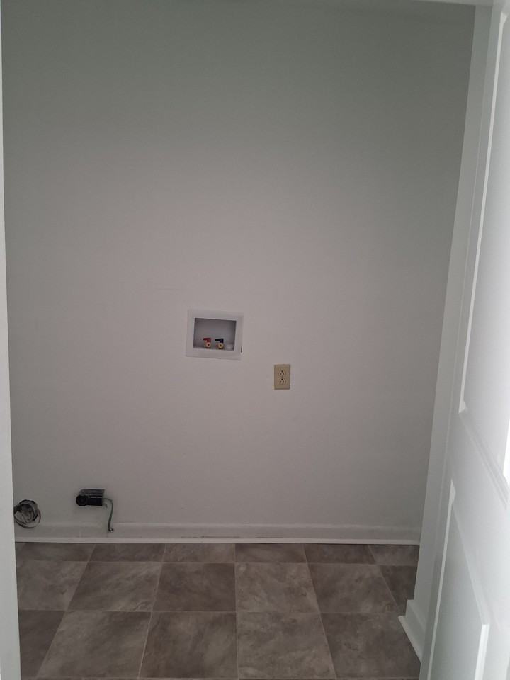 51 Stephanie Dr - Photo 3 of 11