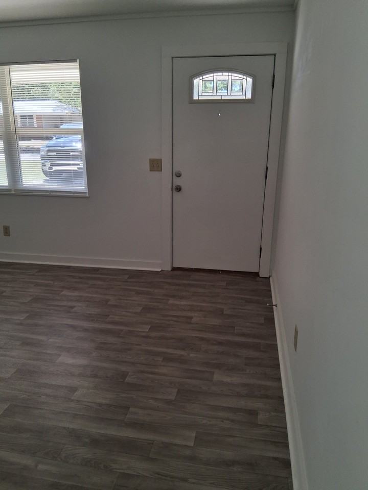 51 Stephanie Dr - Photo 5 of 11