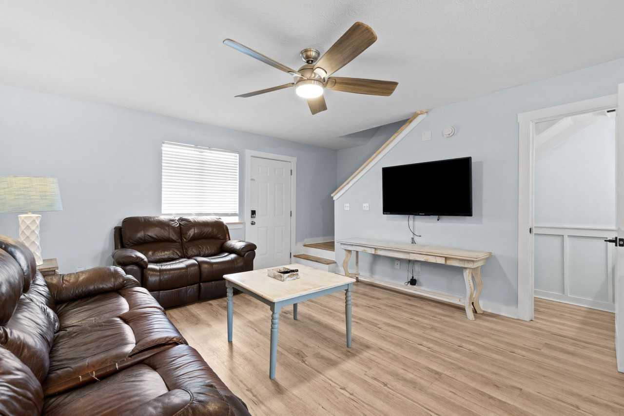 150 Robin Ln - Photo 2 of 20