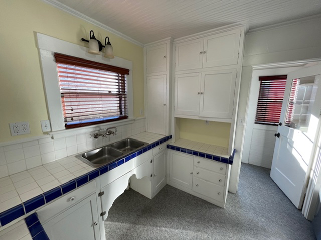 346 Carrillo St - Photo 6 of 17