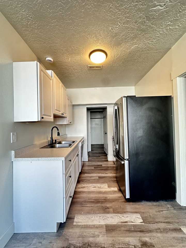 12 E Center St #12 - Photo 5 of 6