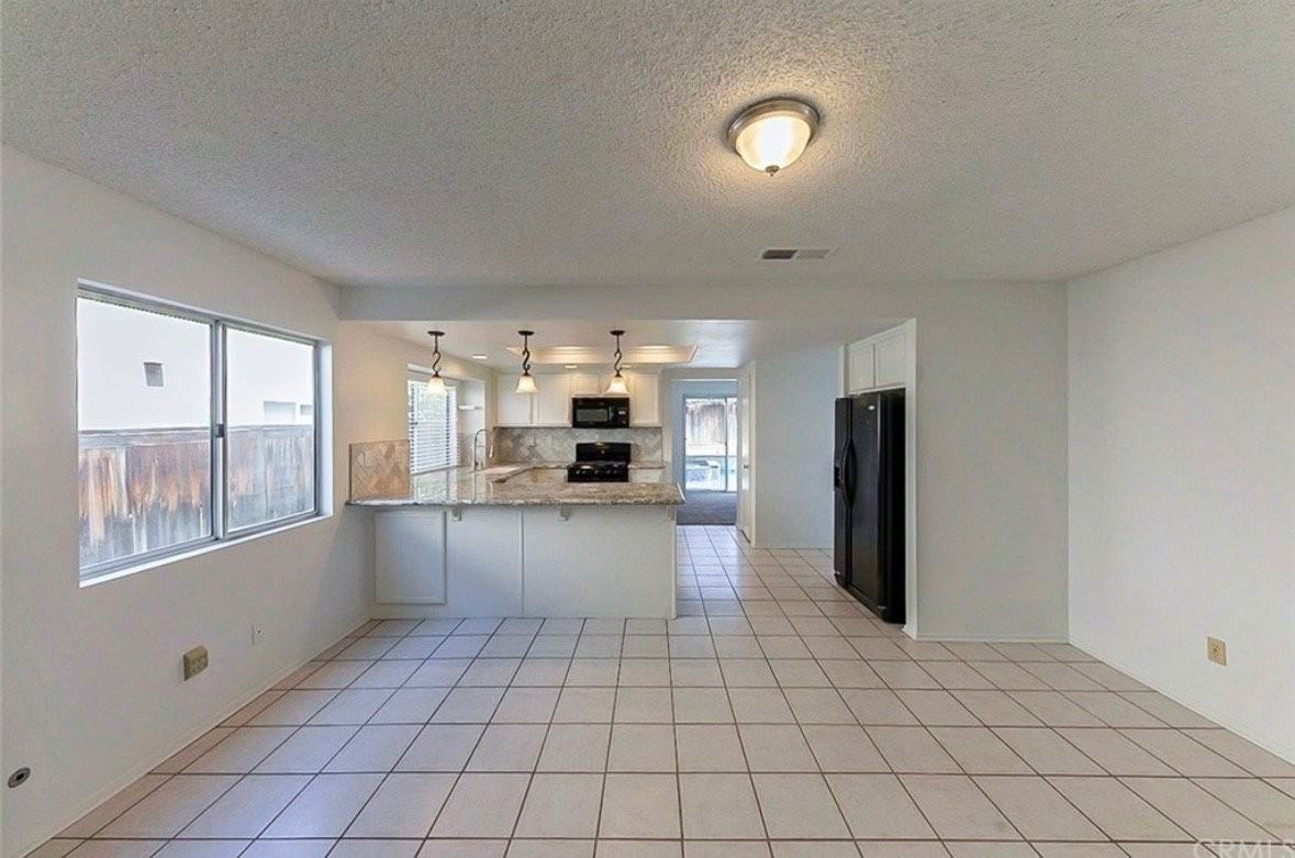 7915 Townsend Dr - Photo 5 of 13