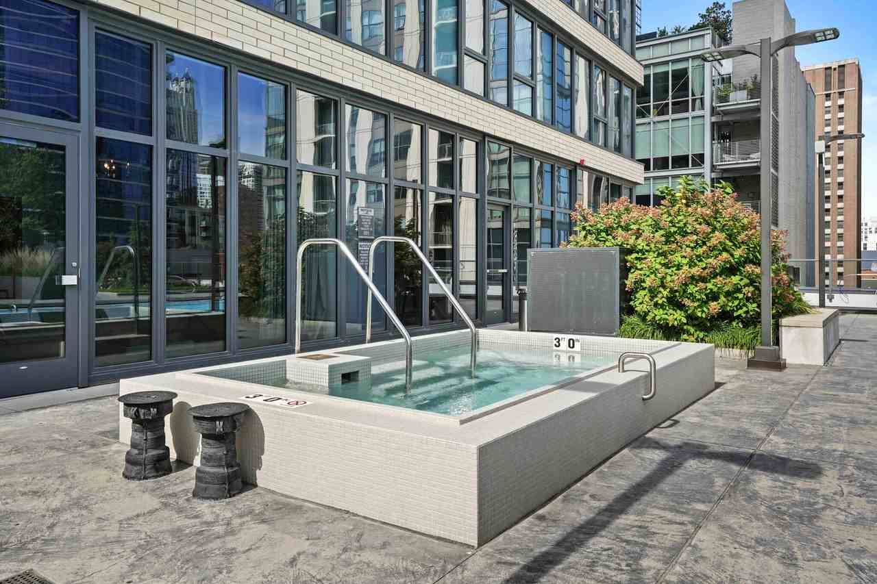 163 W Superior St - Photo 7 of 9