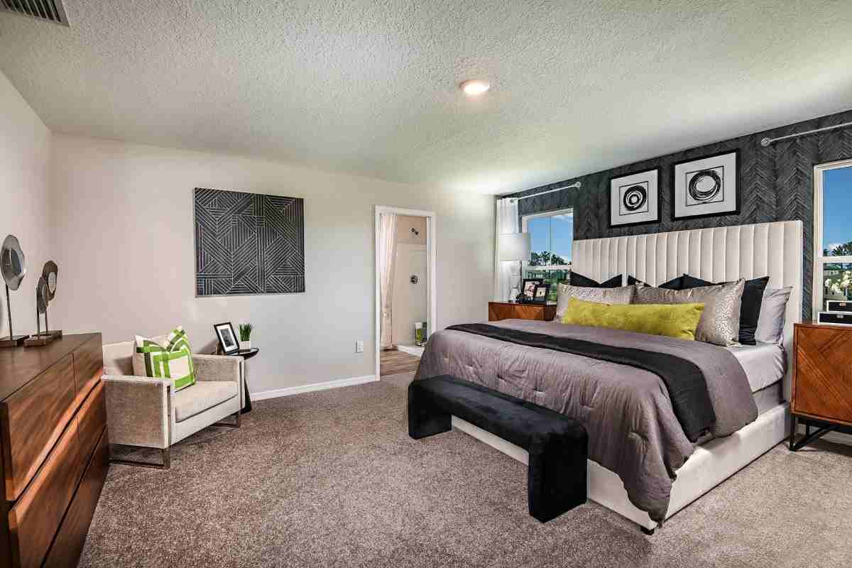 36728 Sagemoor Dr - Photo 2 of 15