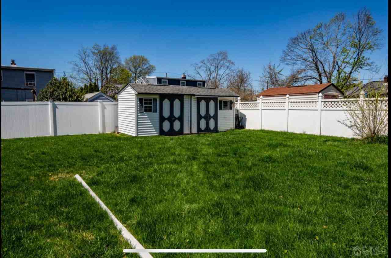 7 Sherman Ave - Photo 2 of 12
