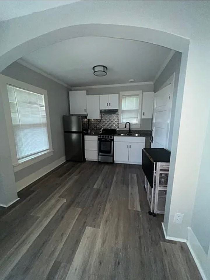 232 Pecan St #B - Photo 2 of 6