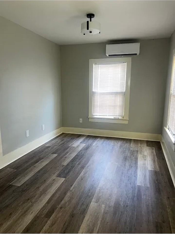 232 Pecan St #B - Photo 3 of 6