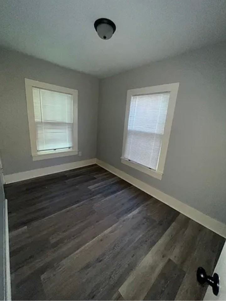 232 Pecan St #B - Photo 4 of 6