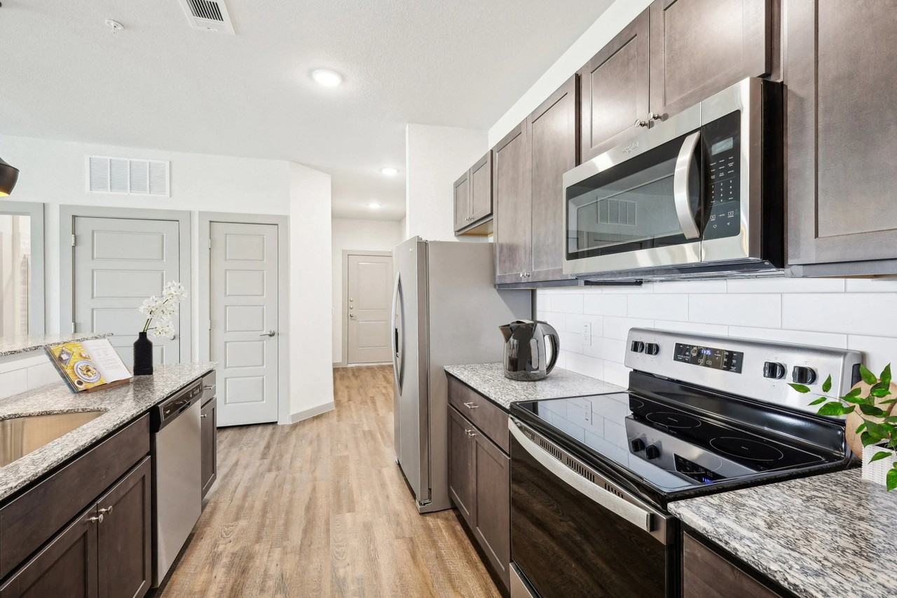 4023 N Main St #933 - Photo 7 of 20