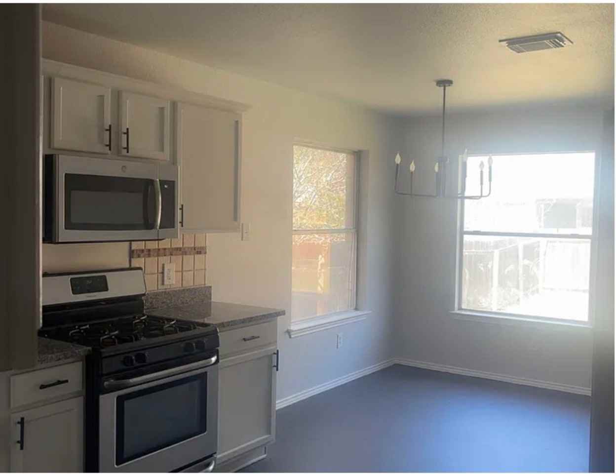 1028 Doras Dr - Photo 3 of 4