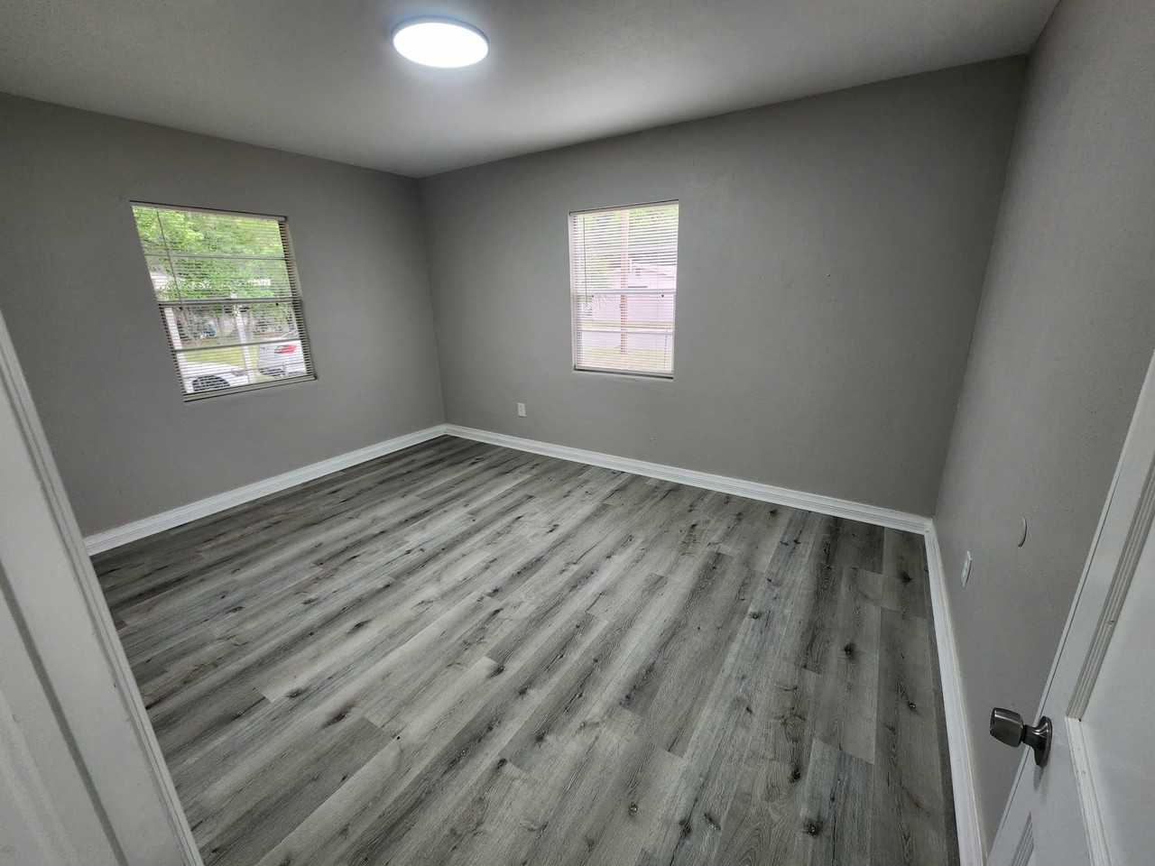 2427 Coleman Ct - Photo 6 of 16