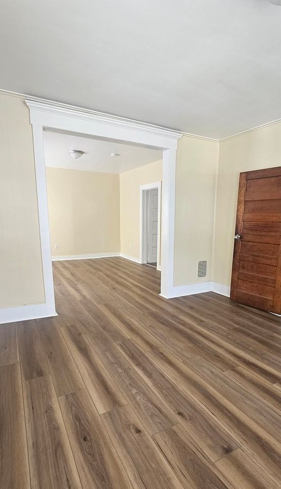 722 Winchester Ave #1 - Photo 2 of 10