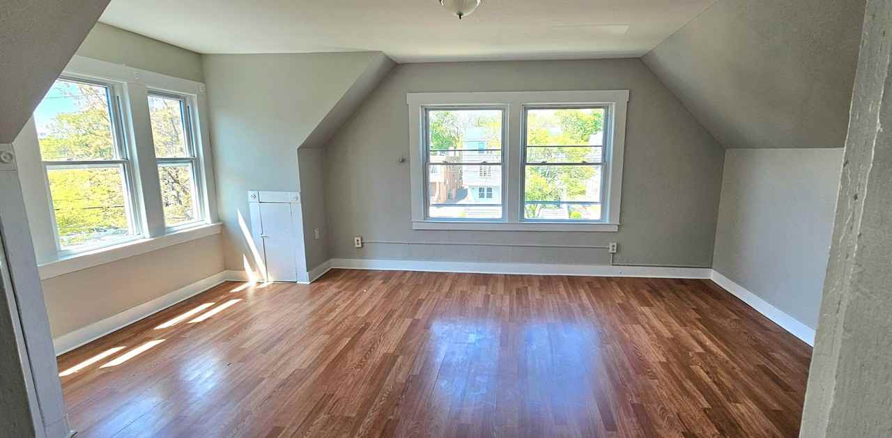 299 Norton St #3