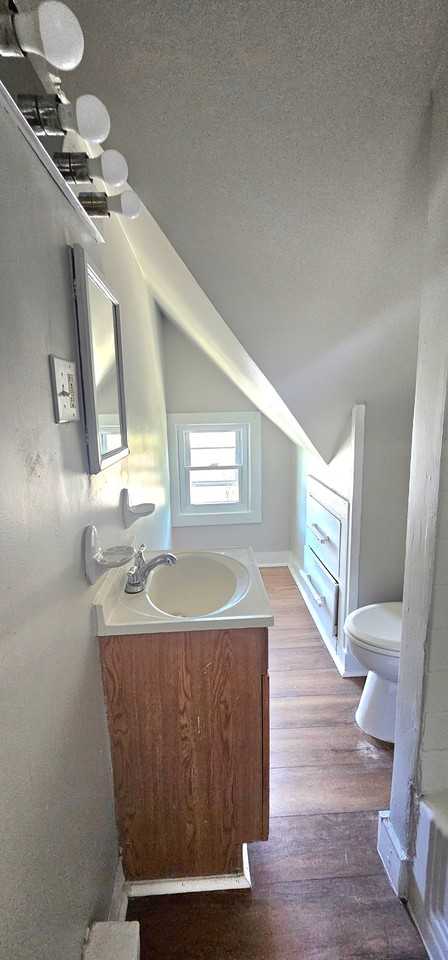 299 Norton St #3 - Photo 4 of 9
