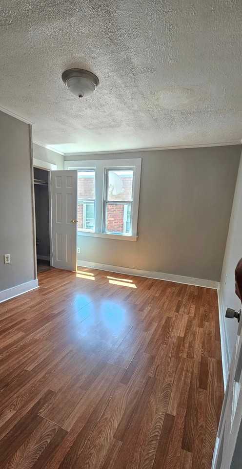 299 Norton St #3 - Photo 7 of 9